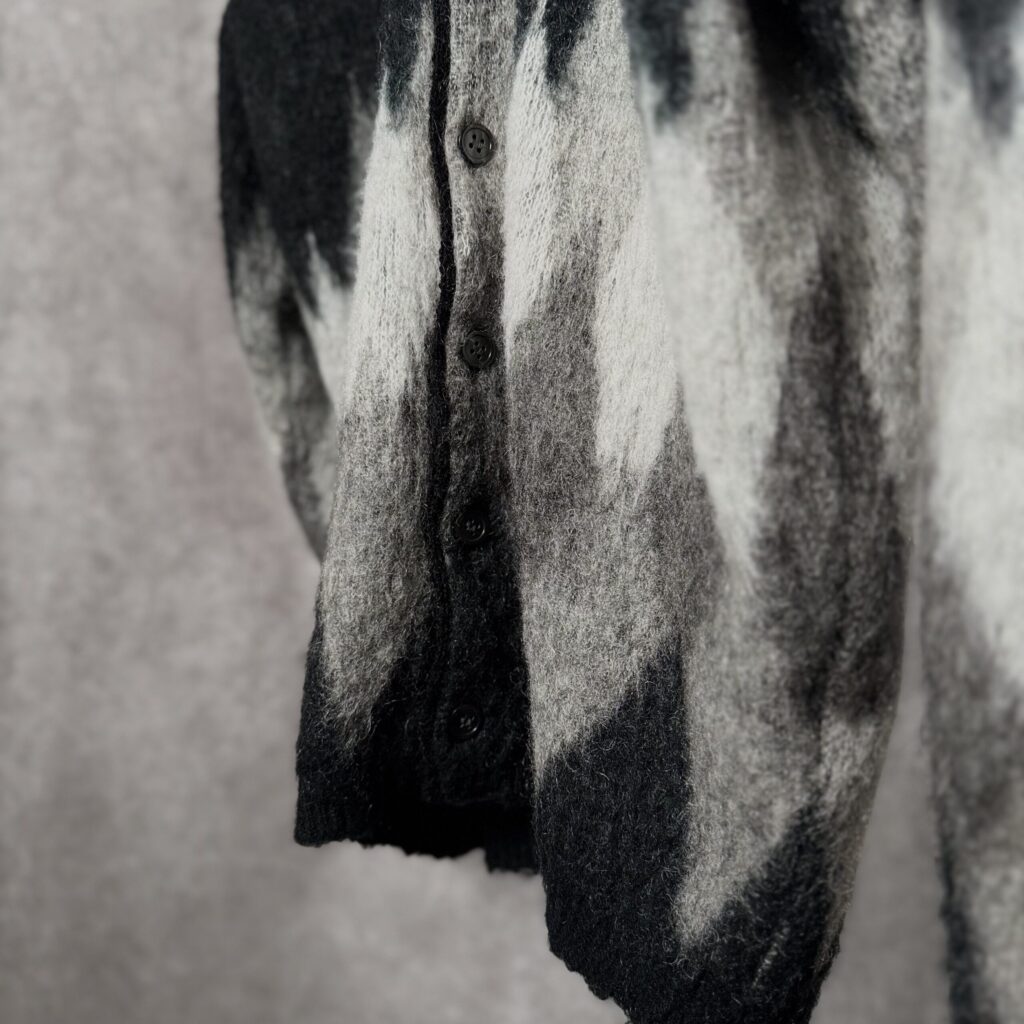 MASSES 18AW モヘアカーディガン フロントボタンと裾リブ接写
